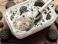 Лесна рецепта за домашен сметанов сладолед с бисквити Орео